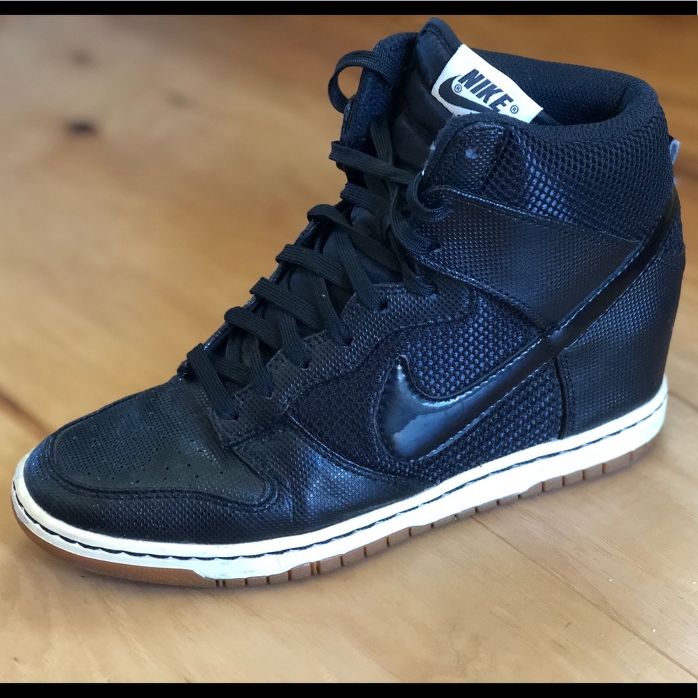 Women's Nike Dunk Sky High, Embossed